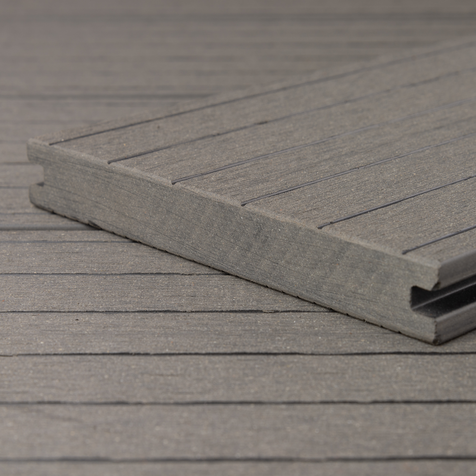 WPC BPC Terrassendielen Massiv Hohlkammer Terrassenboden